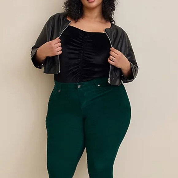 🆕️🖤 2X FAUX LEATHER COLLARLESS CROP ZIP FRONT JACKET🖤 - Picture 2 of 4